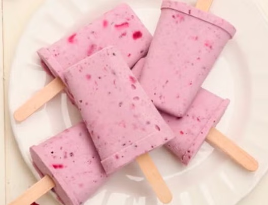 HELADO PALETA ISLOVE FRUTOS ROJOS EN LECHE